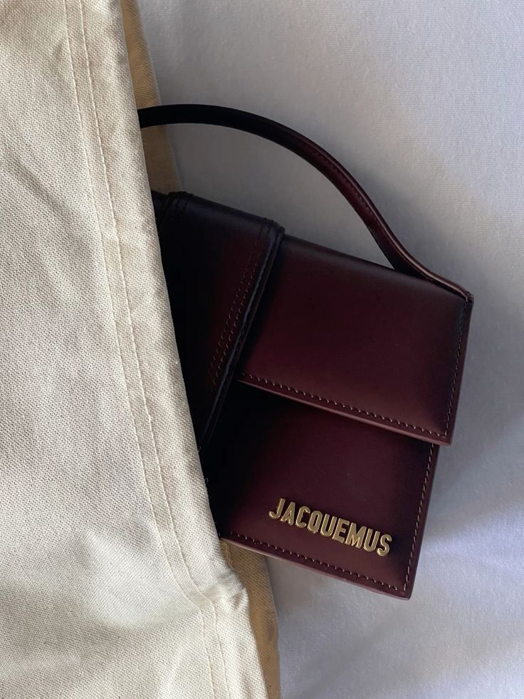 Jacquemus Le Grand Bambino Bordeaux Patent