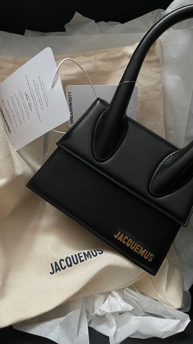 Jacquemus Le Chiquito Moyen Black